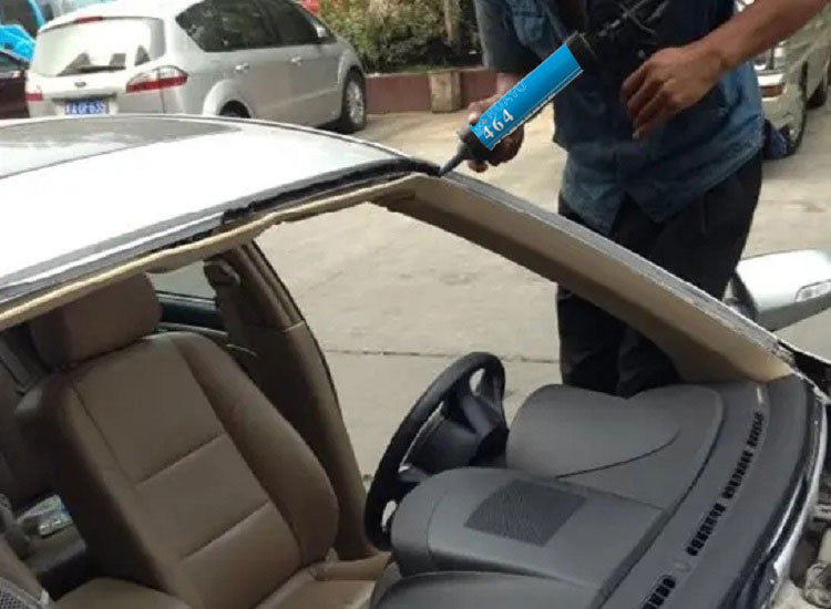 Aplicación de adhesivo de poliuretano para parabrisas de automóviles